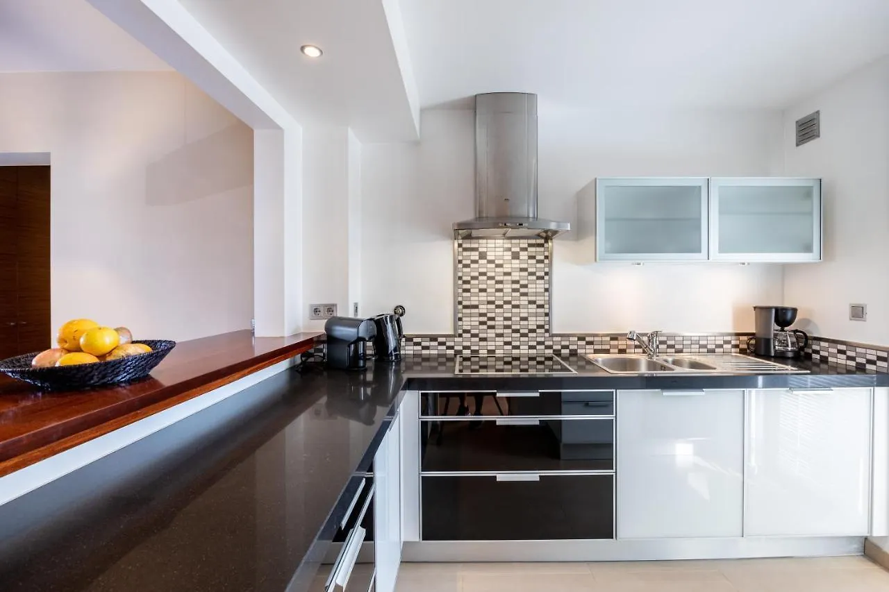 Coolhouses Algarve, Luz 2 Bed Elegant Flat, Private Pool & Garden, Spa Facilities, Mar Da Luz 19 Apartamento