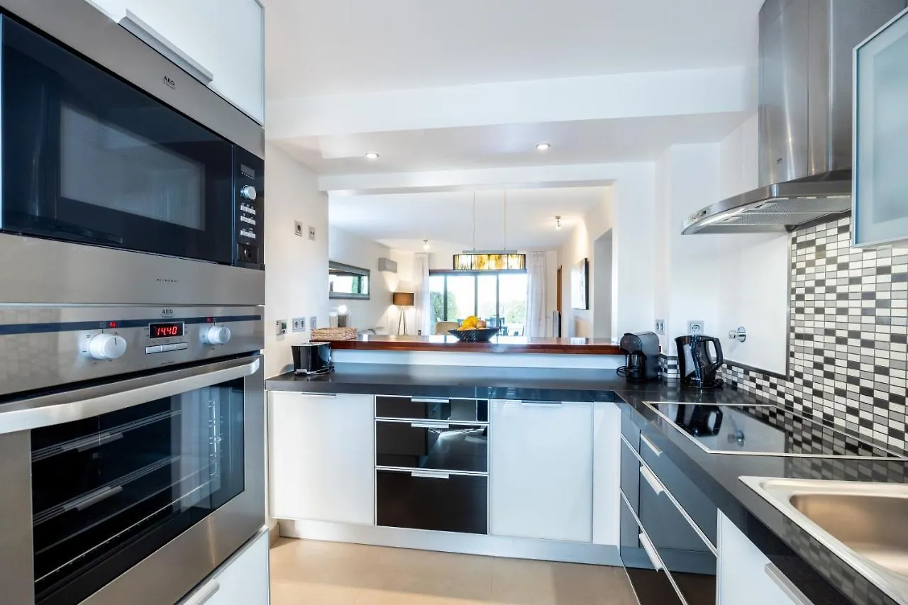Coolhouses Algarve, Luz 2 Bed Elegant Flat, Private Pool & Garden, Spa Facilities, Mar Da Luz 19 Praia Da Luz